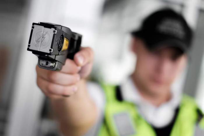 Corrientes se prepara para sumar pistolas Taser a su Policía en 2025