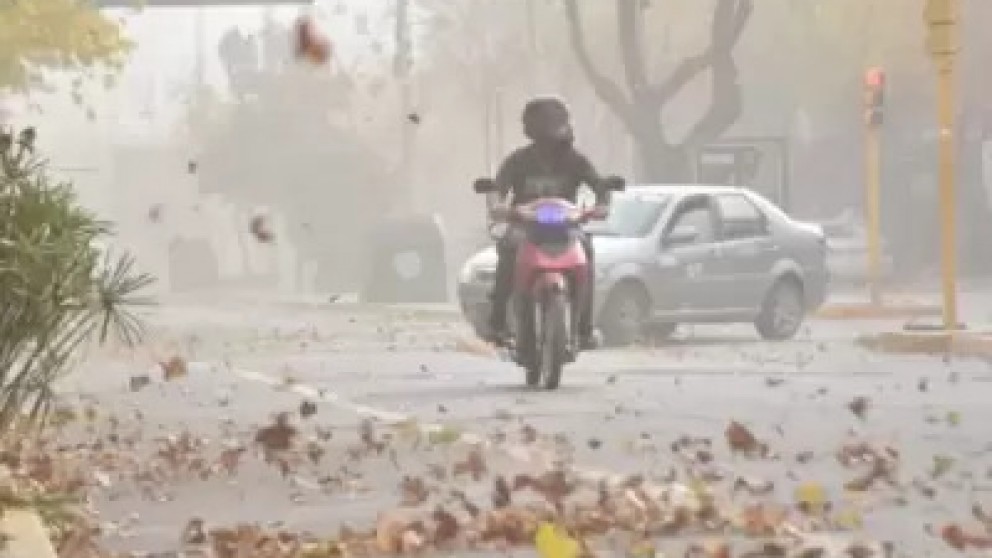 Alerta por fuertes vientos en seis provincias: qué zonas están afectadas este lunes