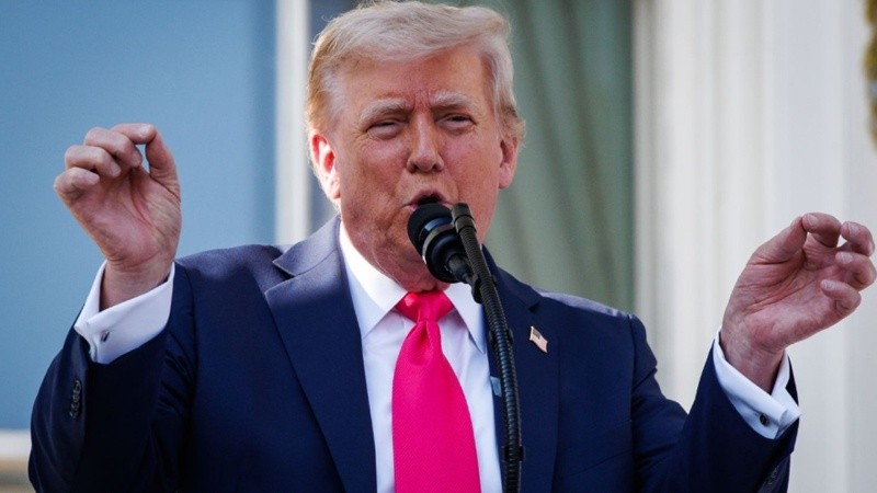 Trump vuelve a agitar el comercio global: anunció aranceles del 30% para productos de México y la Unión Europea
