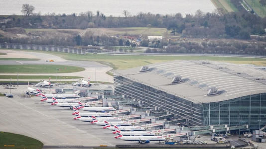Llega a Ezeiza un avión con argentinos deportados de Estados Unidos en pleno endurecimiento migratorio