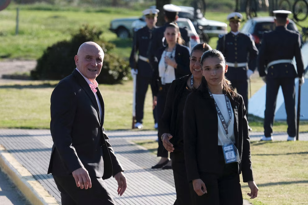 Horas clave en el Gobierno: Espert admitió la transferencia y Milei lo respaldó en medio de la crisis
