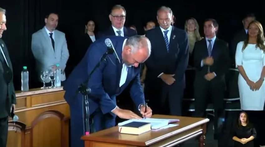 Asumió Claudio Polich y ya es el nuevo intendente de la ciudad de Corrientes hasta 2029